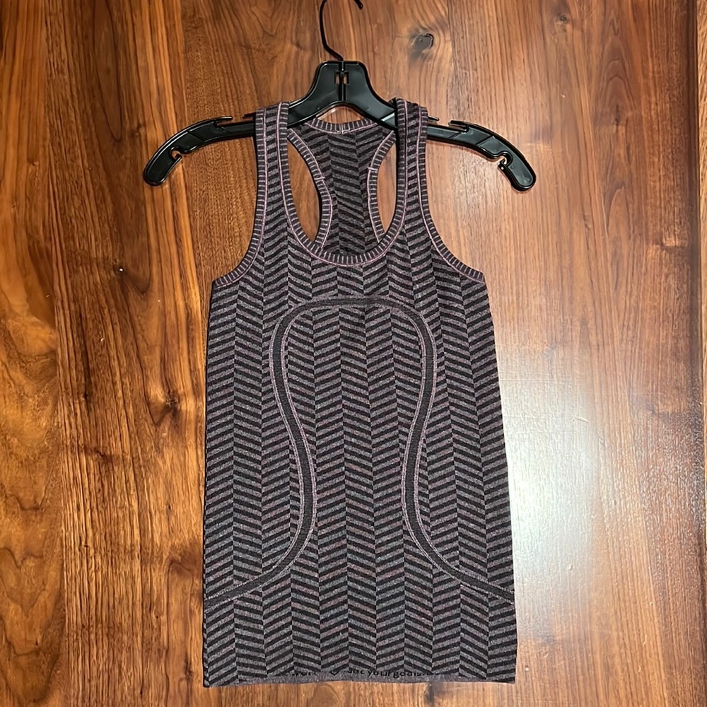 Lululemon tank top. Great condition.